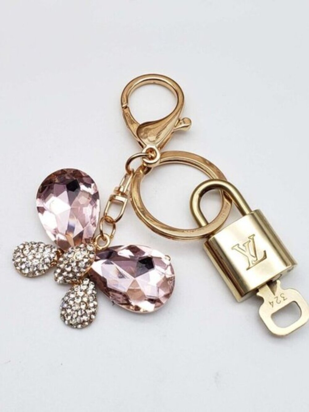 LV Gold Padlock Authentic 🔑 Luxury Bag Charm w/ Unbranded Butterfly Keychain - Picture 4 of 6